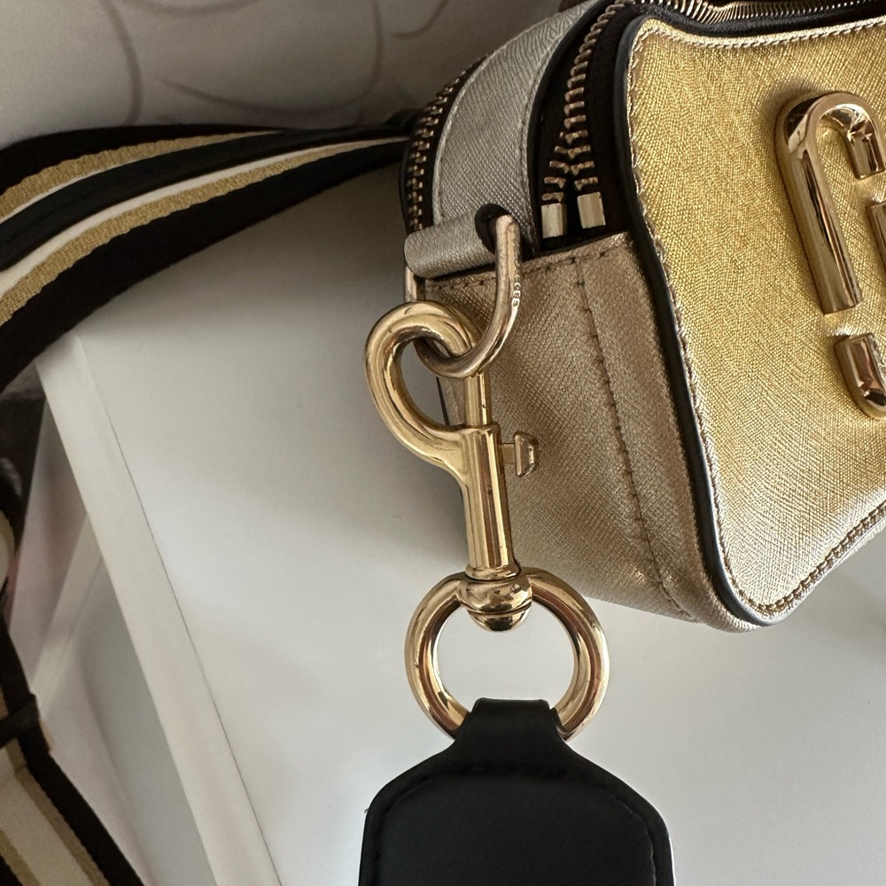 Marc Jacobs The Metallic Snapshot - image 2